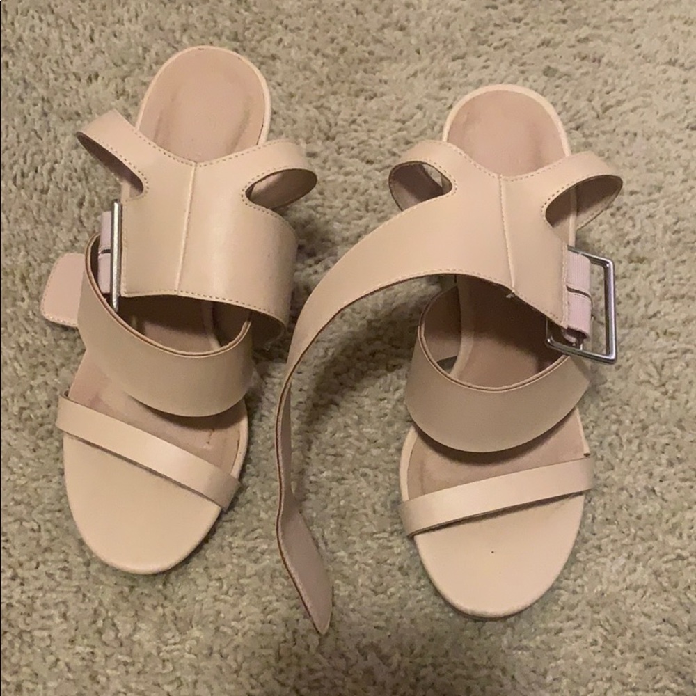 Nude sandal